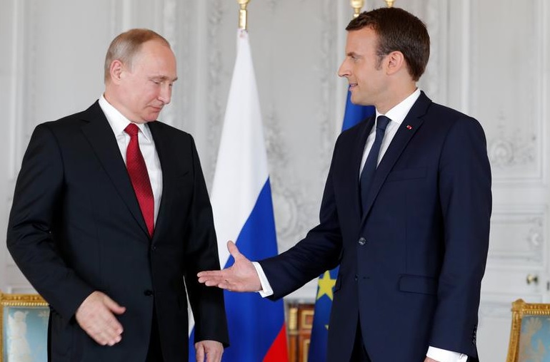 Макрон и Путин