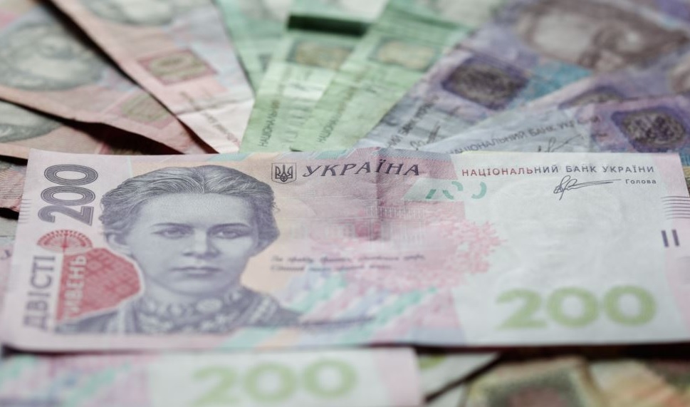 волна обесценивания гривны