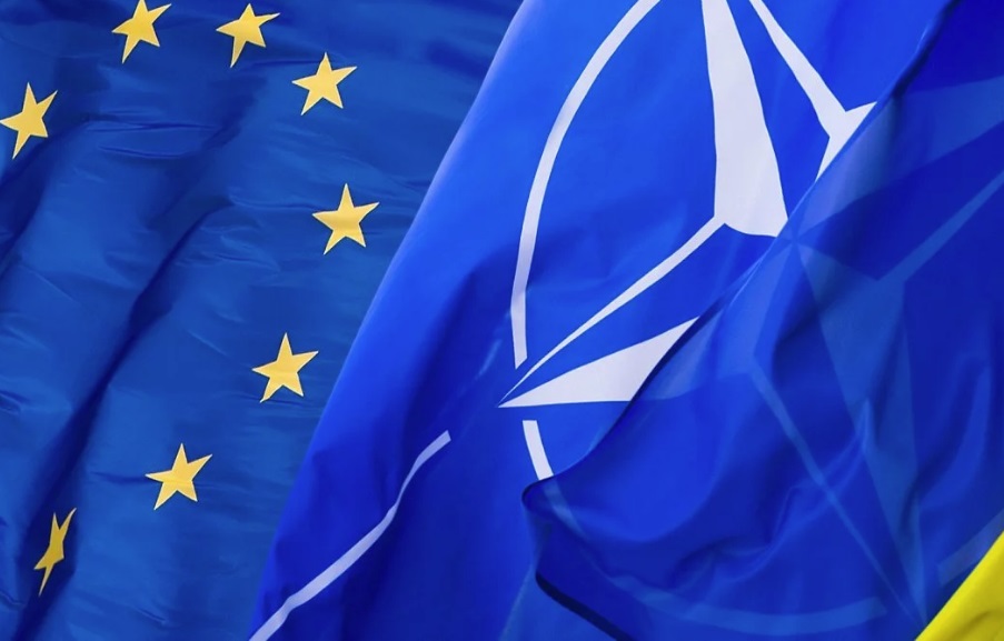 Украина закрепила путь в НАТО и ЕС