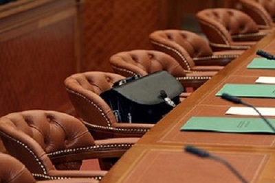 Корупционнеры возвращаются на должности