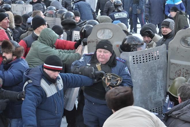 Беркут избил журналистов