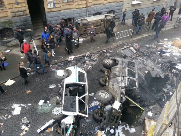 Янукович уже не контролирует Западную Украину